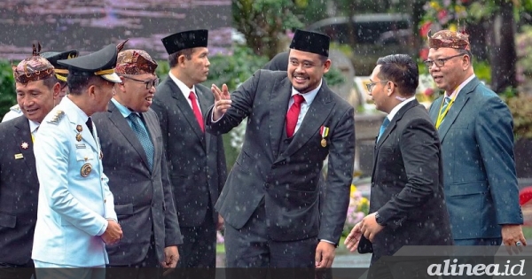 Saat Paman Bobby duduk di kursi Sekda Medan